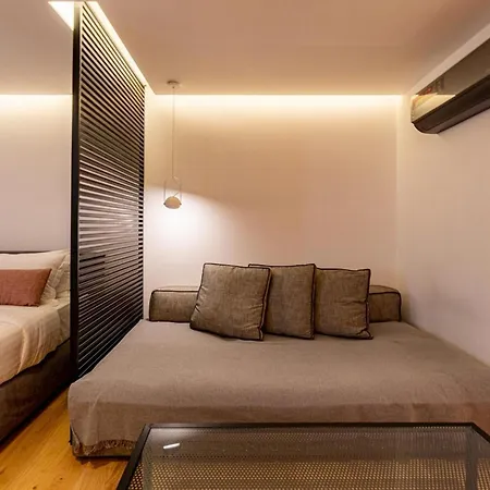 Earth Boutique Next To Stavros Niarchos Appartement